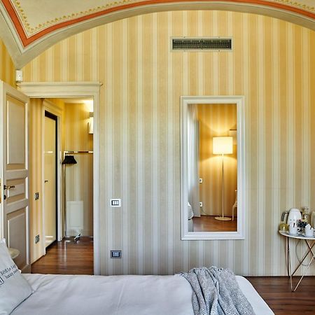 B&B Le Logge Luxury Rooms Сиена Экстерьер фото